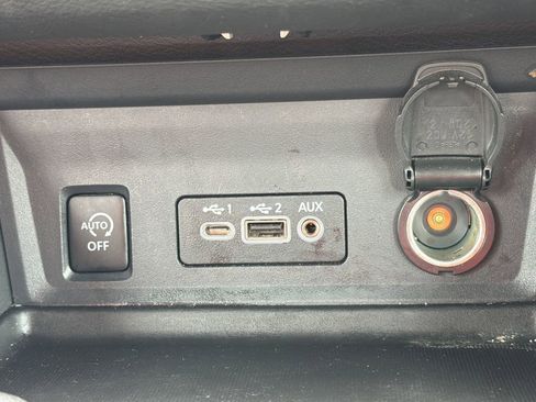 Used 2025 Nissan Sentra SV w/ All-Weather Package FWD image 7