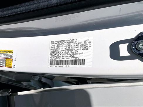 Certified 2024 Honda Pilot Touring image 14