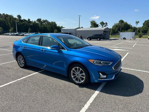 Used 2019 Ford Fusion Energi Titanium FWD image 2