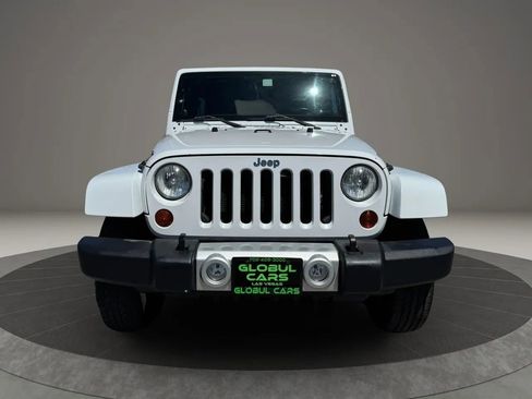 Used 2013 Jeep Wrangler Unlimited Sahara w/ Connectivity Group AWD/4WD image 3