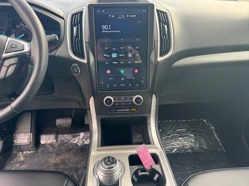 Certified 2024 Ford Edge SEL image 17