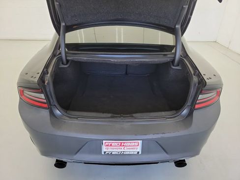 Used 2018 Dodge Charger R/T RWD image 8