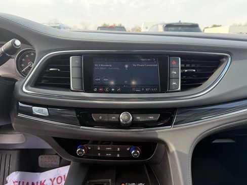 Used 2022 Buick Enclave Essence image 23