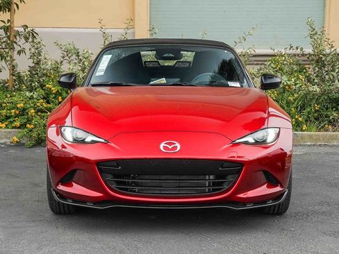 New 2026 MAZDA MX-5 Miata Club w/ Appearance Package RWD image 2