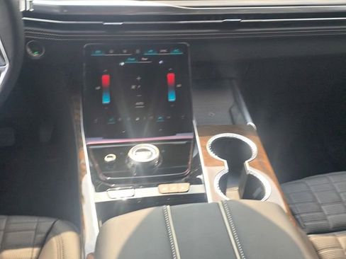 New 2026 Cadillac Escalade Platinum Sport AWD/4WD image 19