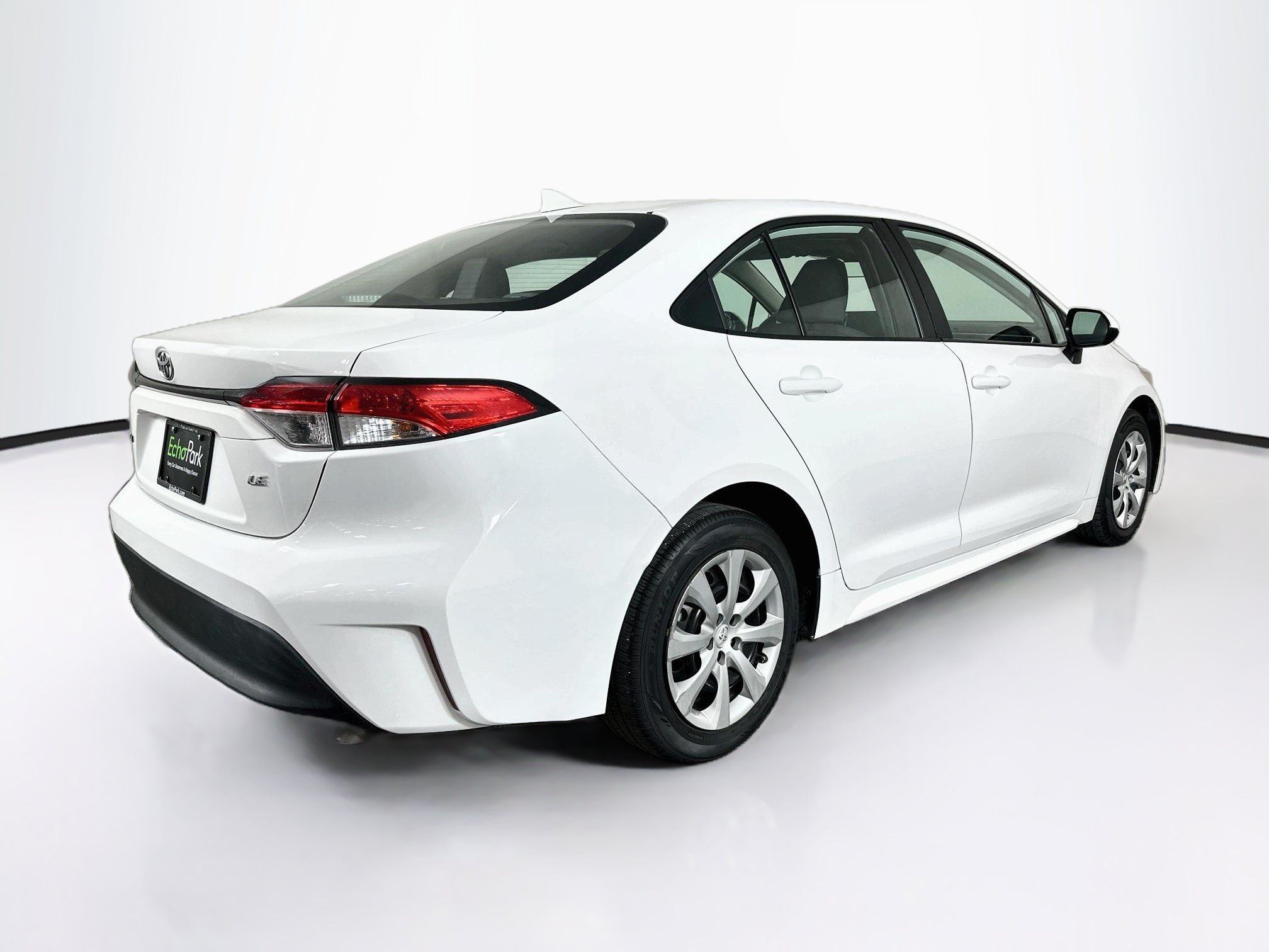 Used 2025 Toyota Corolla LE FWD image 9