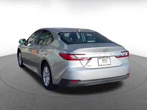 Used 2025 Toyota Camry LE image 11