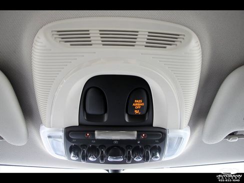 Used 2015 MINI Cooper 4-Door Hardtop w/ Premium Package FWD image 22