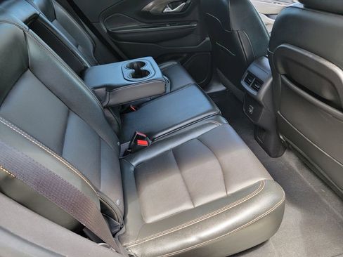 Used 2018 GMC Terrain SLT w/ Preferred Package FWD image 16