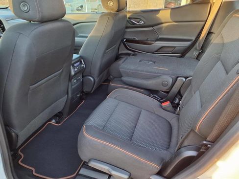 Used 2023 GMC Acadia AT4 image 15