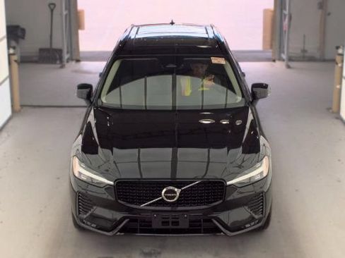 Used 2024 Volvo XC60 B5 Core w/ Protection Package Premier AWD/4WD image 4