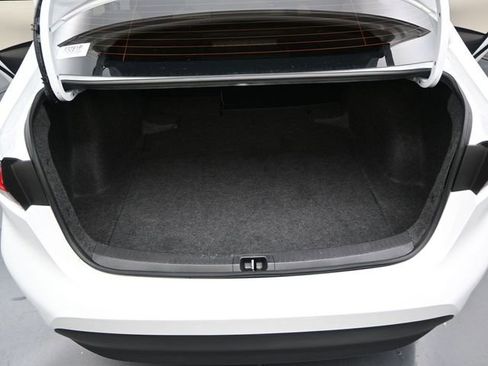 Used 2025 Toyota Corolla LE image 14