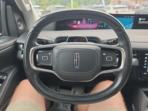 Used 2025 Lincoln Navigator Reserve AWD/4WD image 22