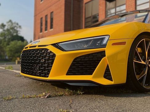 Used 2021 Audi R8 V10 w/ Premium Package image 7