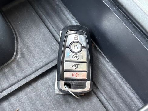 Used 2025 Ford Expedition Max Active AWD/4WD image 11