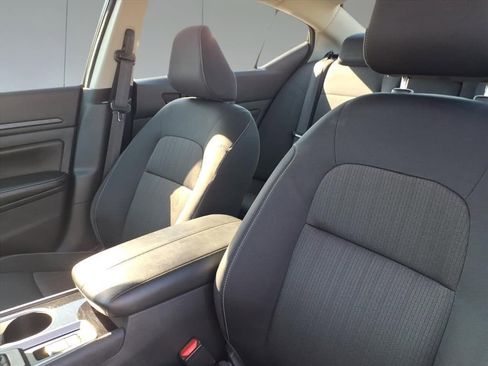 Used 2024 Nissan Altima 2.5 SV image 13