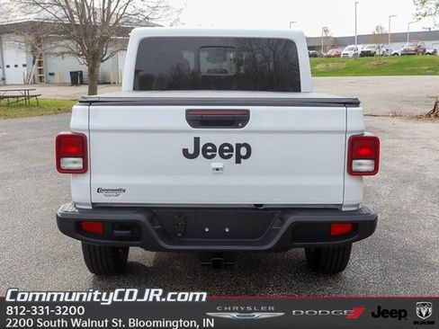 New 2025 Jeep Gladiator Sport w/ Premium Package image 5