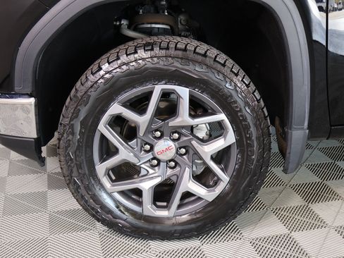 Used 2022 GMC Sierra 1500 SLT AWD/4WD image 19
