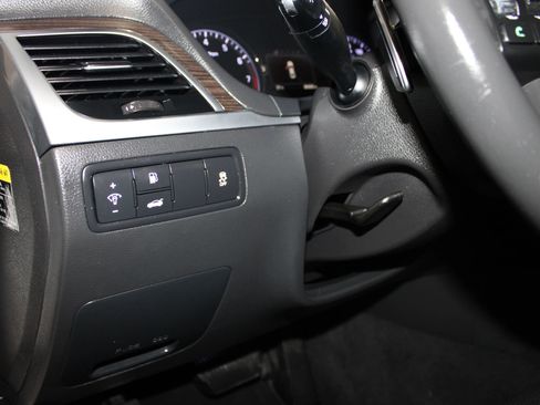 Used 2016 Hyundai Genesis 3.8 RWD image 22