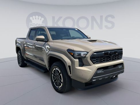 Used 2026 Toyota Tacoma TRD Sport w/ TRD Sport Premium Package AWD/4WD image 18