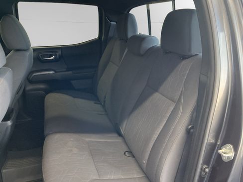 Certified 2019 Toyota Tacoma TRD Off-Road AWD/4WD image 13