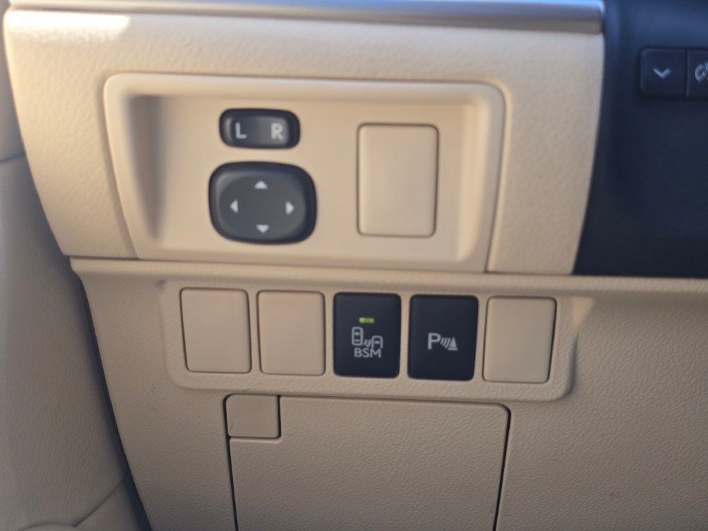 Used 2015 Lexus ES 300h w/ Navigation System Package FWD image 28