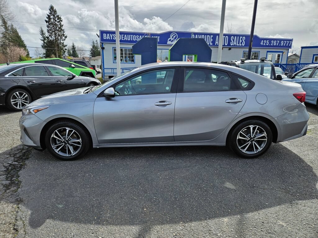 Used 2023 Kia Forte LXS FWD image 2