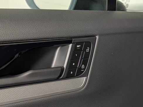 New 2026 Porsche Cayenne image 27