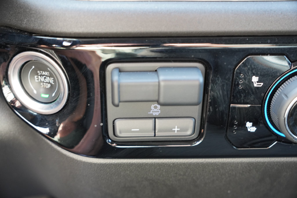 Certified 2023 Chevrolet Silverado 1500 LT AWD/4WD image 29
