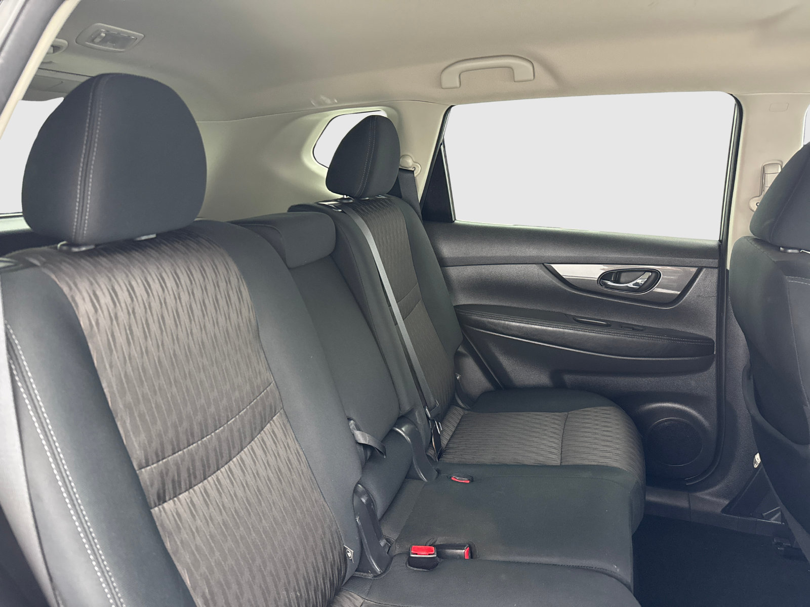 Used 2018 Nissan Rogue SV AWD/4WD image 41