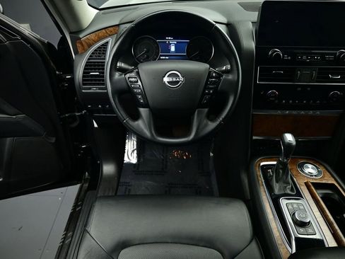 Used 2024 Nissan Armada SL image 2