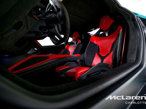 Used 2025 Lamborghini Revuelto AWD/4WD image 12