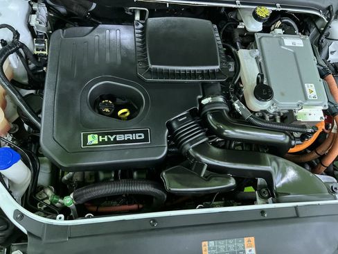 Used 2018 Ford Fusion SE FWD image 23