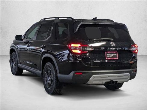 New 2025 Honda Pilot TrailSport image 9