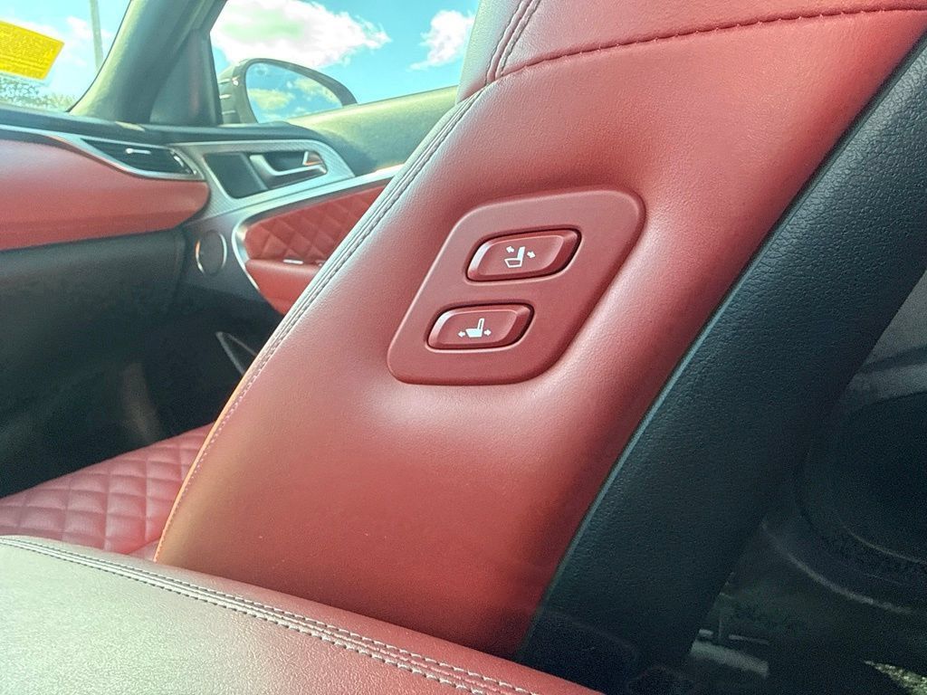 Used 2022 Genesis G70 3.3T Launch Edition RWD image 20
