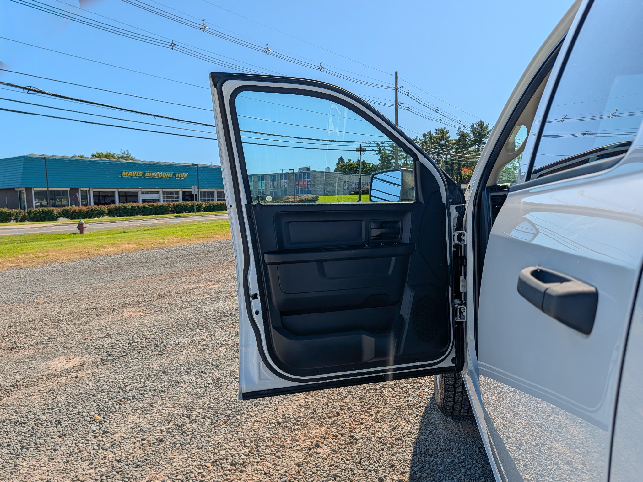 Used 2017 RAM 1500 Express w/ Express Value Package AWD/4WD image 10