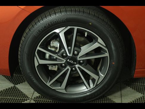 Used 2023 Kia Forte LXS w/ LXS Technology Package FWD image 11