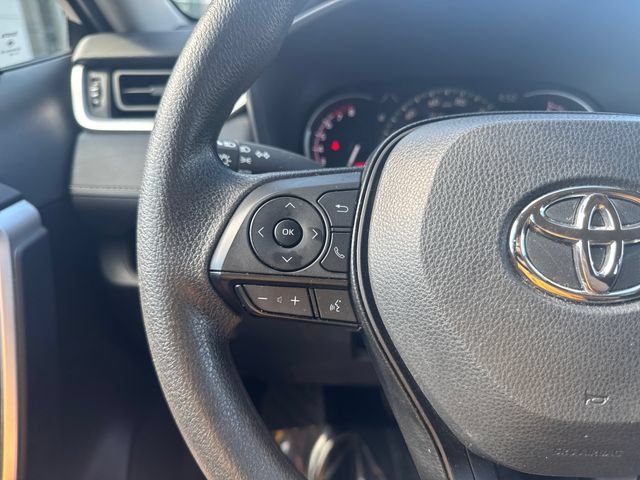 Used 2025 Toyota RAV4 XLE AWD/4WD image 14