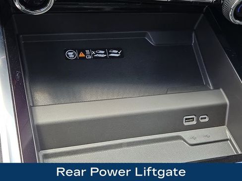 Used 2025 Chevrolet Tahoe Premier AWD/4WD image 19