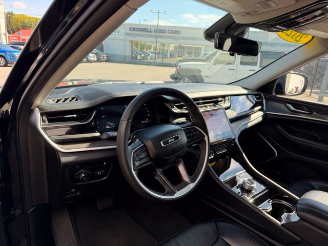 Used 2023 Jeep Grand Cherokee 4WD 4xe w/ Luxury Tech Group II image 6