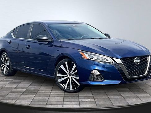 Used 2020 Nissan Altima 2.5 SR w/ Premium Package FWD image 11