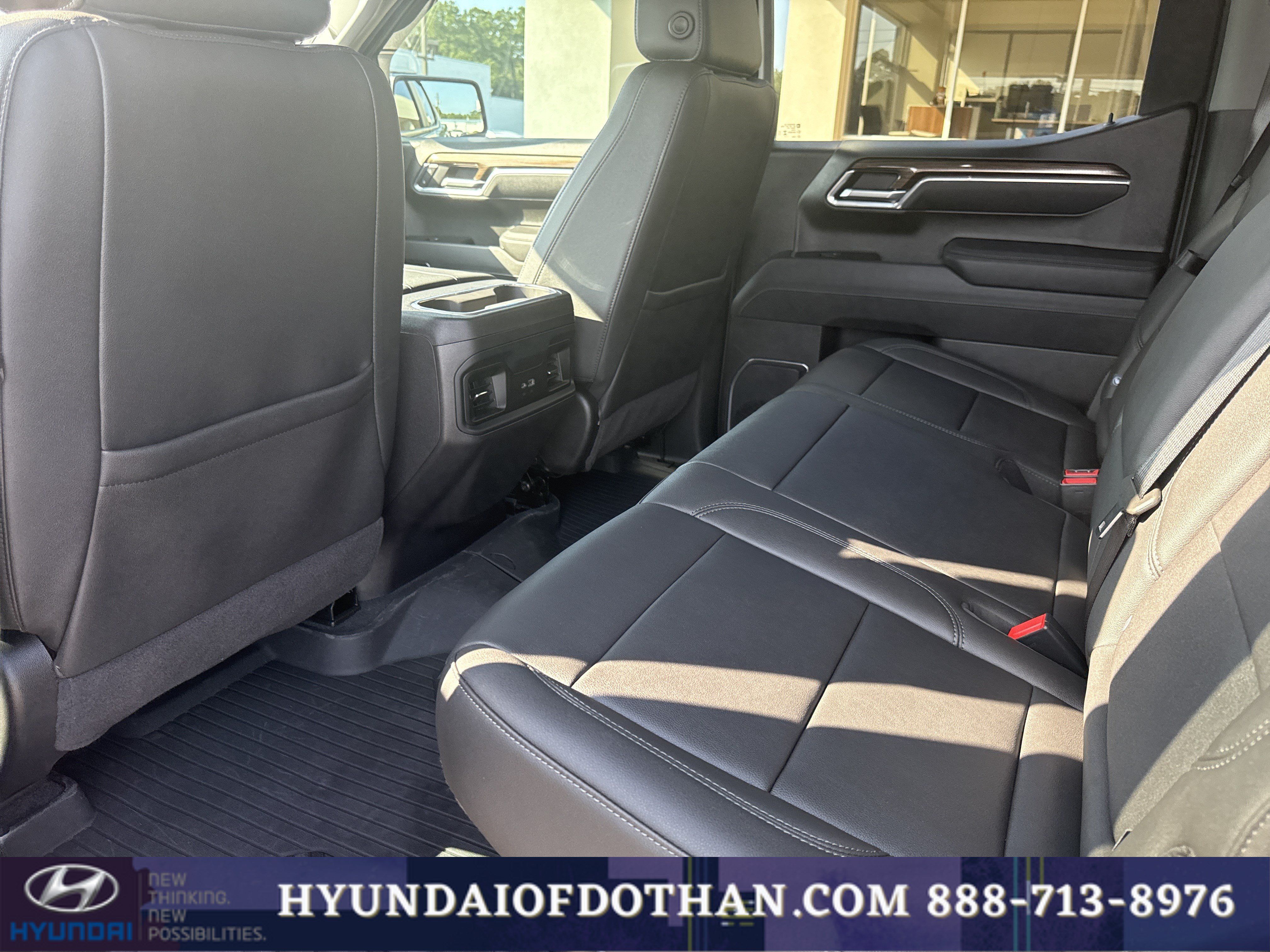 Used 2025 Chevrolet Silverado 1500 LT Trail Boss w/ Convenience Package II AWD/4WD image 12