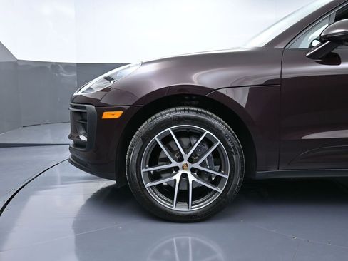 Certified 2025 Porsche Macan image 12