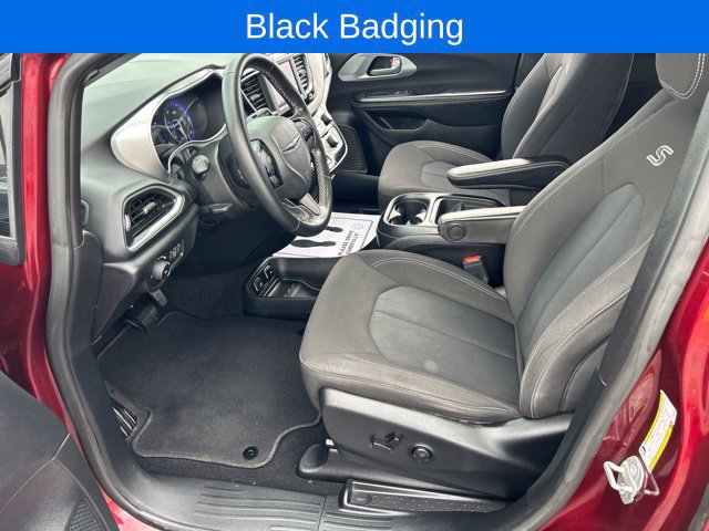 Used 2020 Chrysler Pacifica Touring w/ S Appearance Package FWD image 7