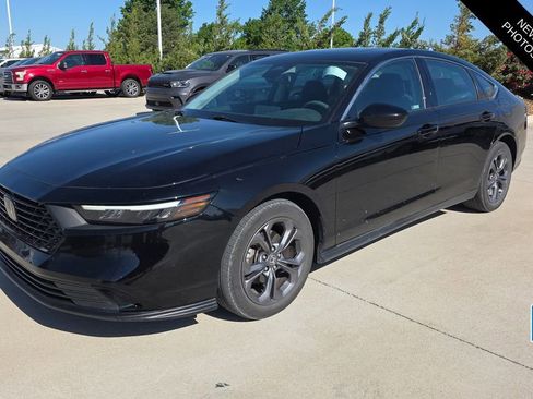 Used 2023 Honda Accord EX image 1