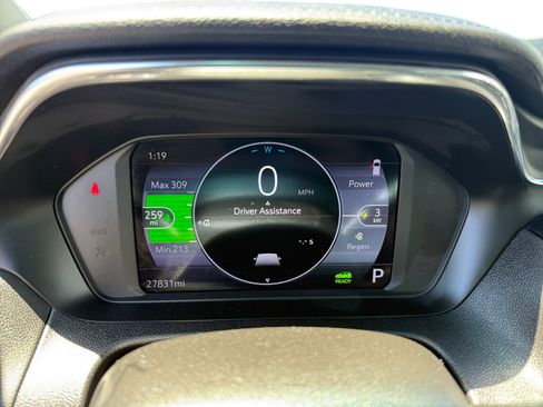 Used 2023 Chevrolet Bolt LT FWD image 11