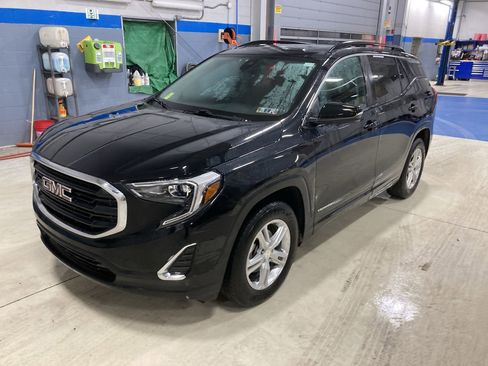 Used 2021 GMC Terrain SLE w/ Driver Convenience Package image 3