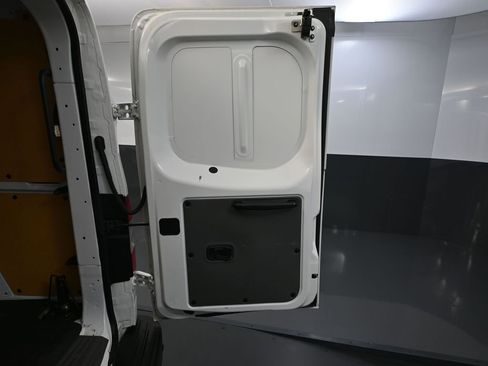 Used 2019 Nissan NV 2500 SV image 35