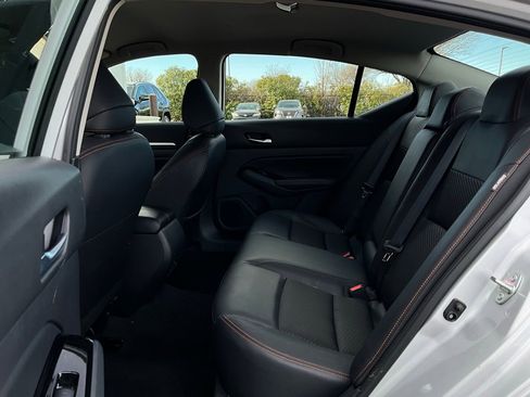 Used 2025 Nissan Altima 2.5 SR image 12