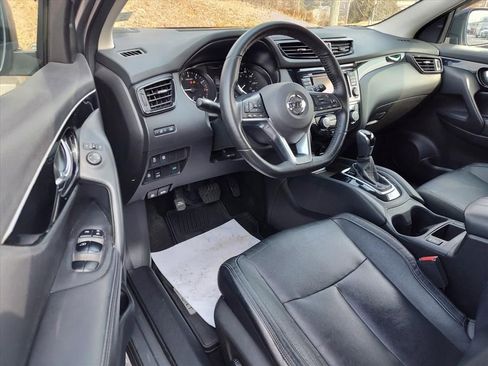 Used 2017 Nissan Rogue Sport SL w/ SL Premium Package image 10